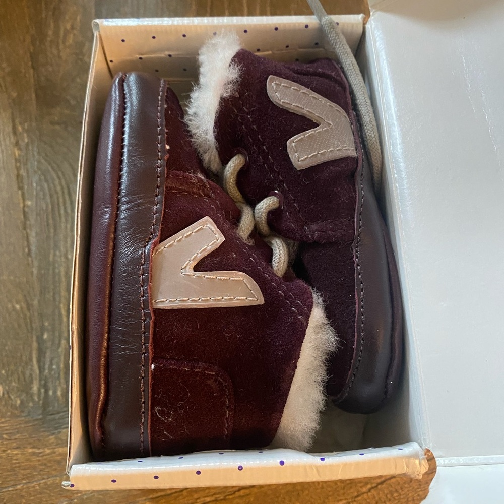 VEJA PATINHO SUEDE FUR LINED BOOTIES BURGUNDY MOONROCK SIZE 4